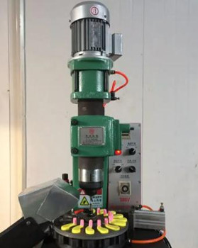怎樣安全地操作氣液增壓鉚接機(jī)？