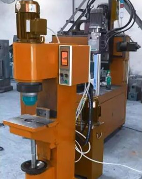 鉚接機(jī)廠家有哪些規(guī)格型號(hào)？